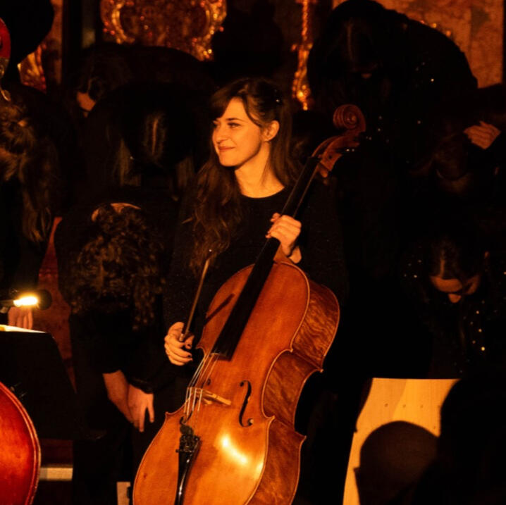 Anna Taddeo cello